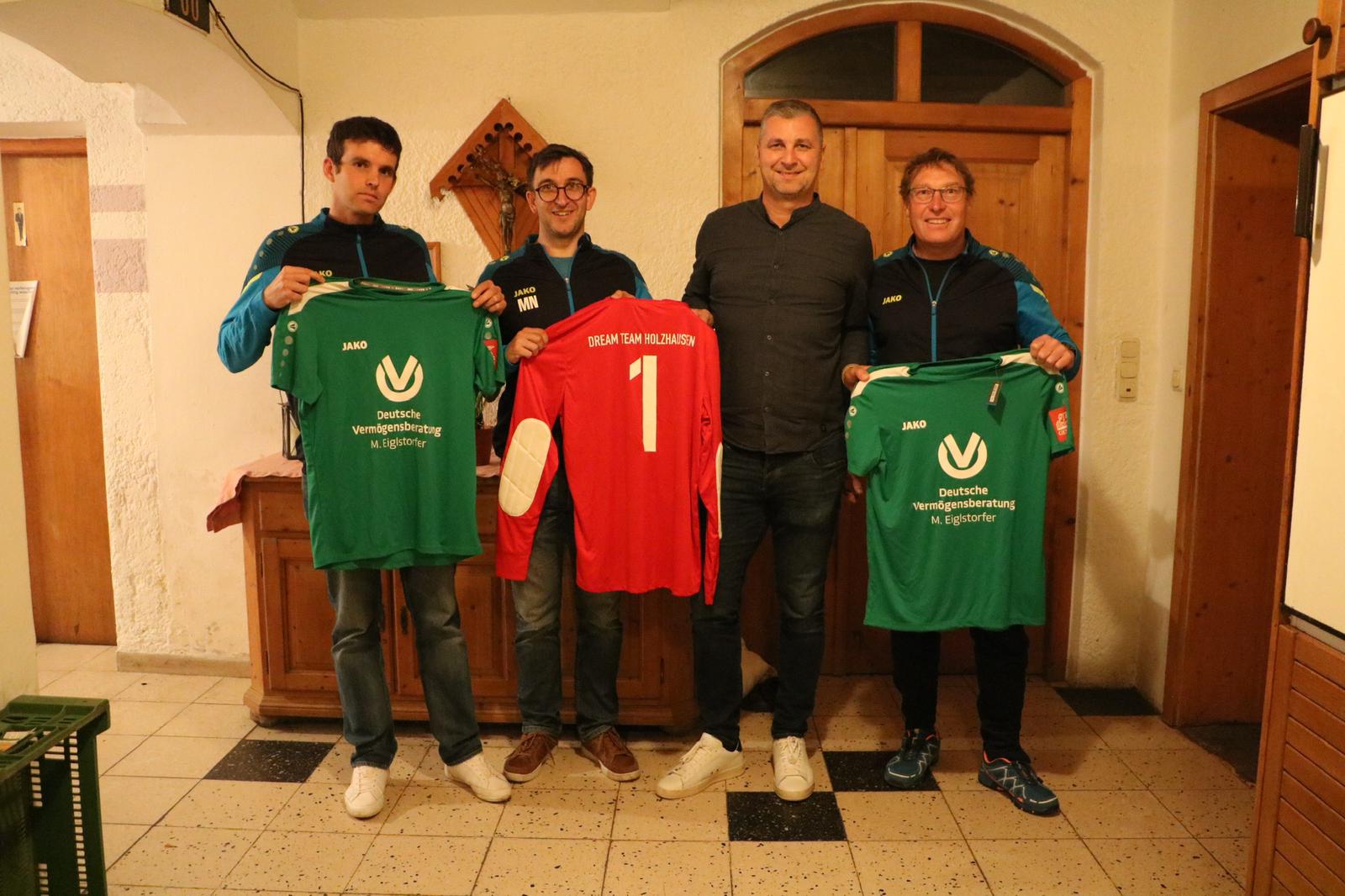 neue Dream-Team Trikots!